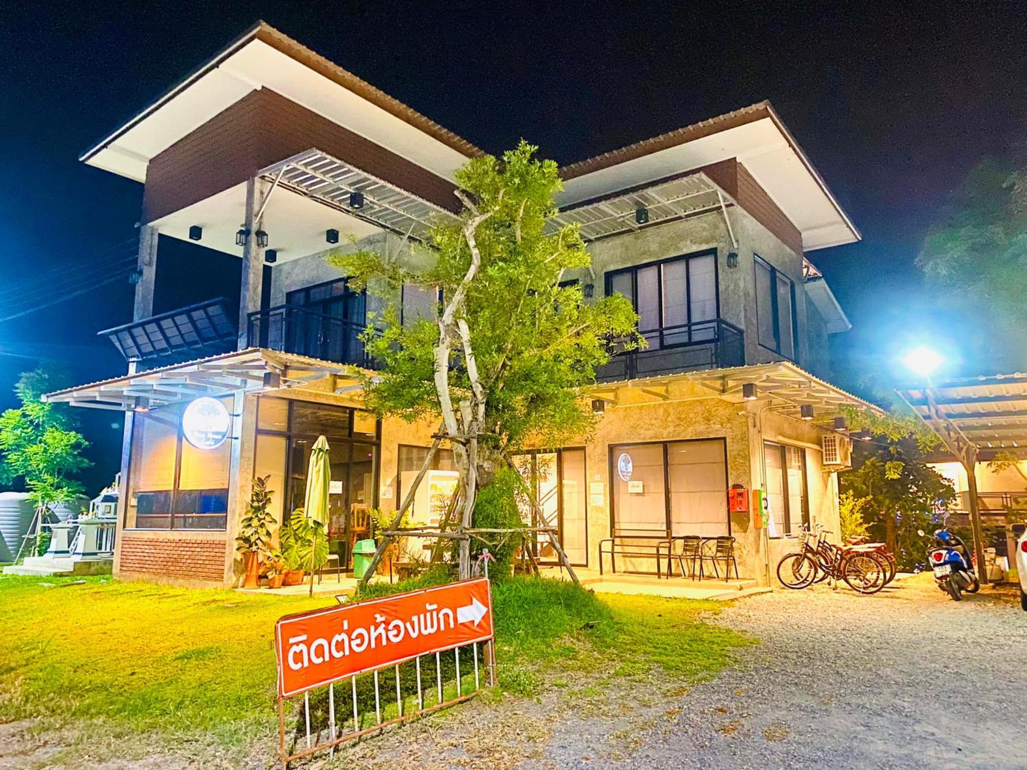 บ้านต้นไม้โฮมสเตย์อุทัยธานี Esterno foto